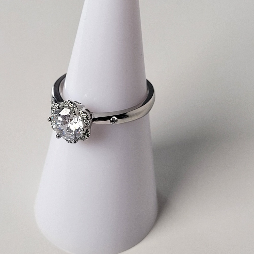 Silver Tone Halo Ring Clear‎ Round Glass Stone Size 6.25
